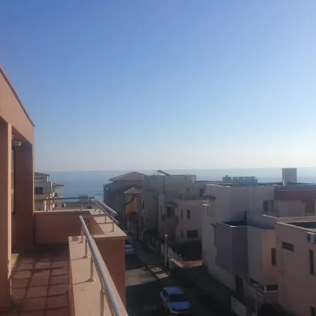 公寓 Beach Side Seaview Apartment